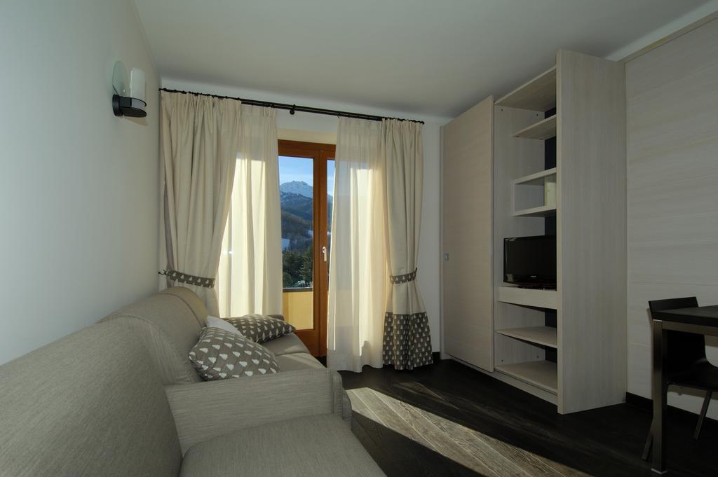 Hotel Bucaneve Bardonecchia Quarto foto